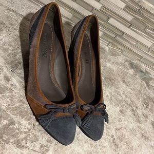 Audrey Brooke Women's Pointed Toe Tri- Color (Brown/Blue/Toffee) Wedge, Size 7.5